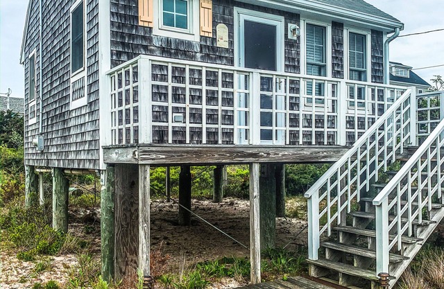Beach Bungalow 100 feet from the beach