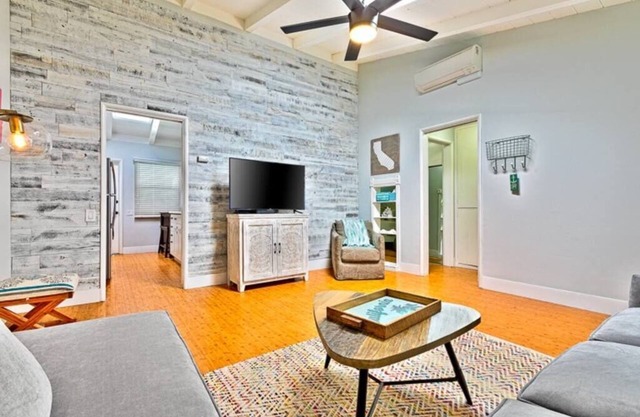 Charming Coastal Retreat 3+ AC, in der Nähe von La Jolla Shores Beach