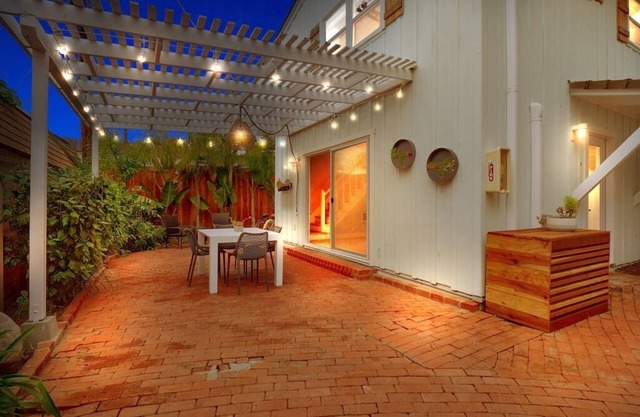 Beach Bungalow 4 with Private Outdoor Patio