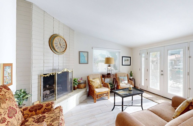 Beach Bungalow w/ Patio & Outdoor Shower ' Steps to Ocean & Restaurants