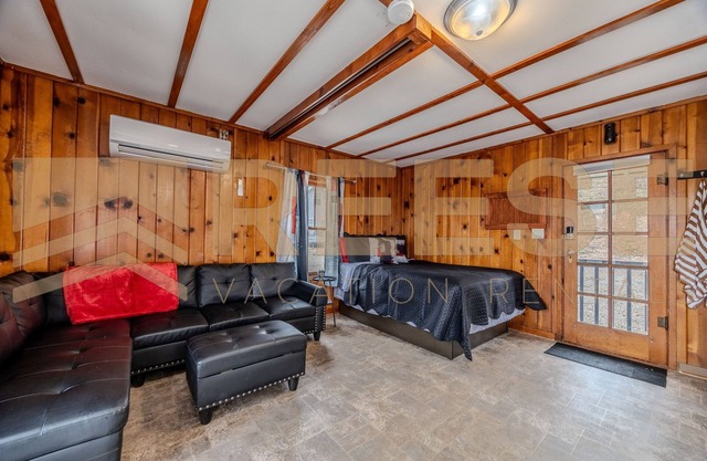 Beach Cabin #5, Private/Shared Beach - Cabin #5