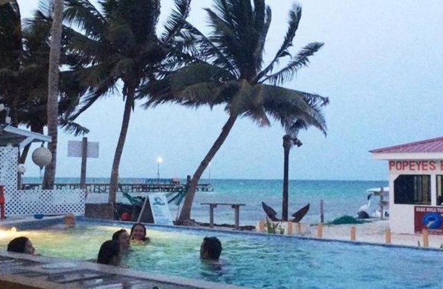 Beach Club Budget Rooms at Popeyes Caye Caulker