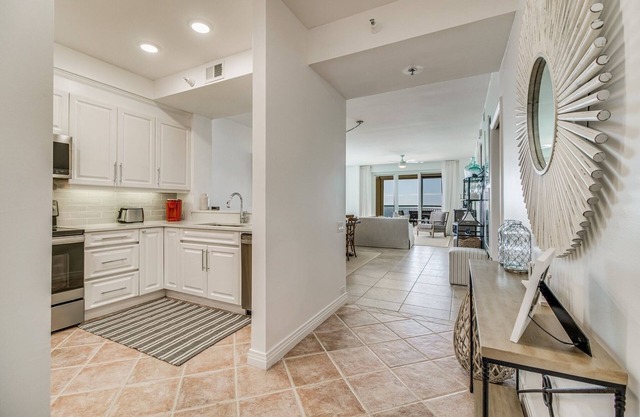 Beach Colony Tower 14B - Indoor Pool - HASSLE-FREE CHECK OUT