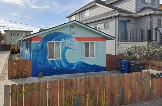 Beach Cottage Just Steps From the Sand,