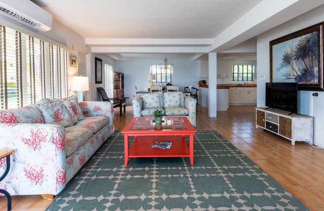 Beach Front 3 Bed Villa - enjoy the beach right outside your door!