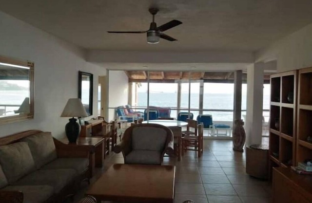 Beach Front 3 Bedroom Condo, Great Location & best beach.