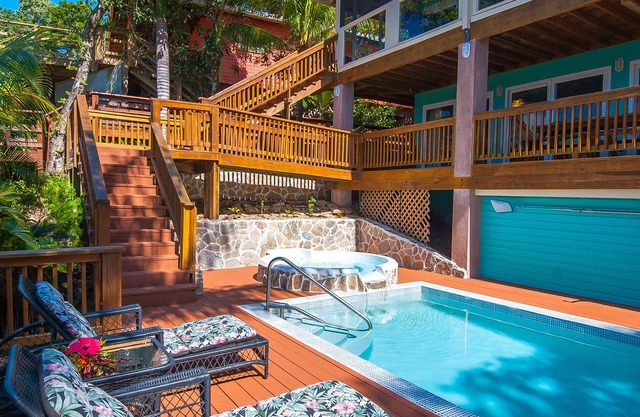Haus am Strand zwischen West Bay und West End mit privatem Pool, WLAN und Kajaks