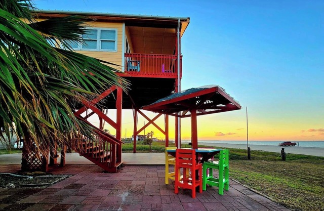 Beach Front Cottage - Head on the cloud, toes on the sand