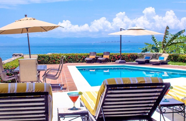 Beach Front House, 5 Minuten in die Innenstadt, privater Pool, Personal, kommen Sie zu genießen!