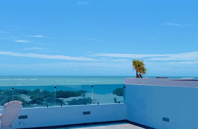 Beach Front House - EV charging included
