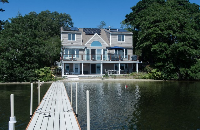 Ein perfektes Haus am Strand mit unglaublichem Blick auf das Wasser aus jedem Zimmer!