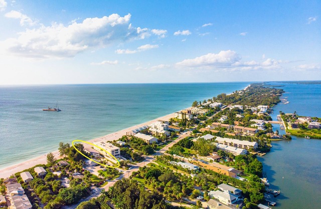 BEACH FRONT unit 1 - STEPS FROM THE OCEAN