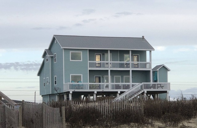 STRAND VORDERSEITE FERIENHAUS