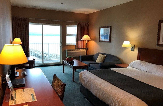 Beach Gardens Resort and Marina
