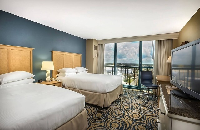 Beach Getaway! 4 Accommodations! Pools, Spa, Beach Access, Parking Available!