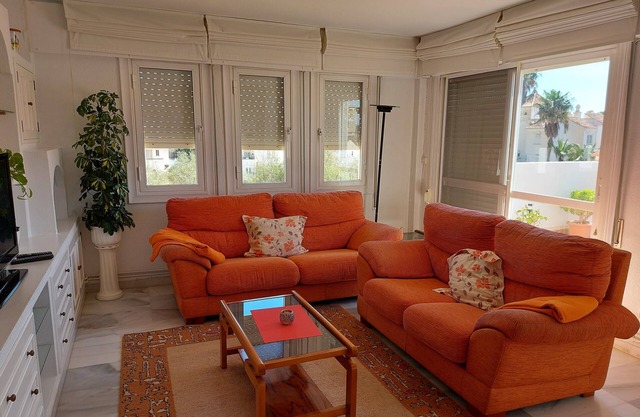 BEACH & GOLF 2 BED APARTMENT WITH GREAT VIEWS