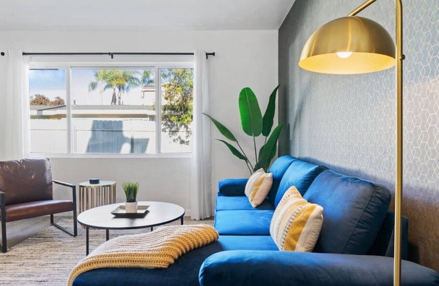 Coastal Haven: Prime Spot, Walk to Beach