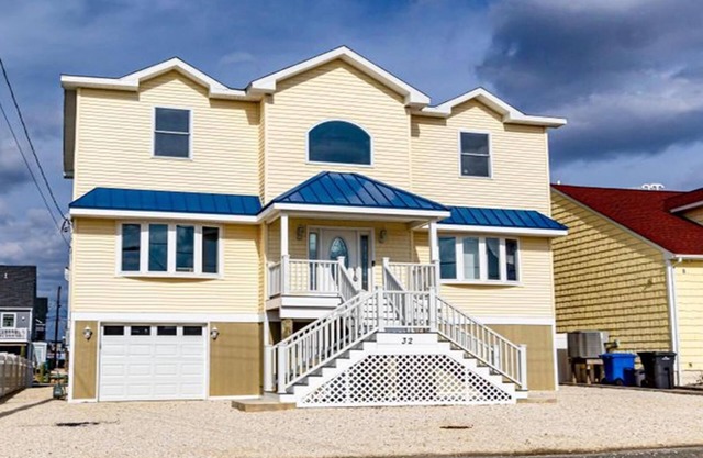 Beach Haven West. Pet Friendly. Waterfront. Lagoon front. Beach Badges. WIFI. 151683