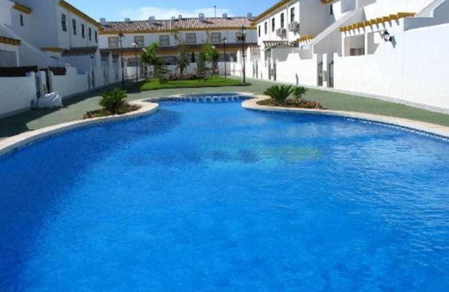 Beach Holiday home with wifi and air con