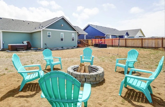 Hot Tub, Walk To Beach, Game Room, Sand Court, Large Fenced Backyard!