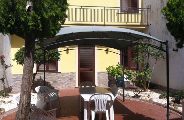 Beach house 9 places independent with garden and barbecue CIN IT081020C23DP4ZB5R