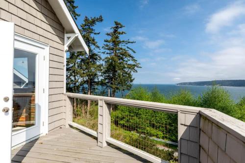 Beach House At Whidbey Shores