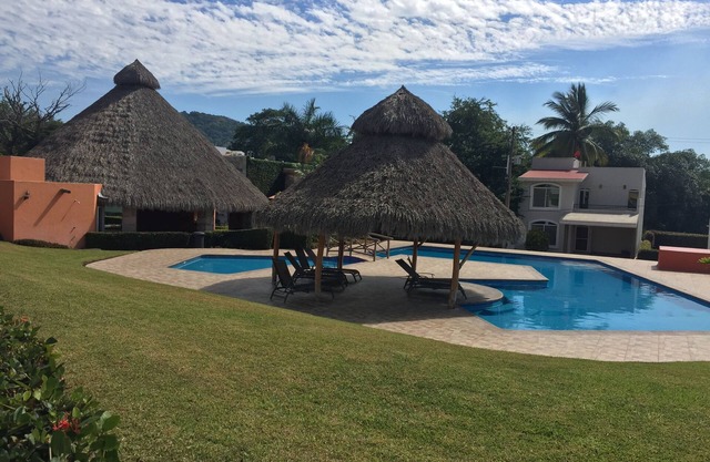 Strandhaus in Manzanillo mit Pool und Tennisplatz mit Klimaanlage