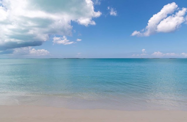 Beach house on beautiful Hoopers Bay Exuma