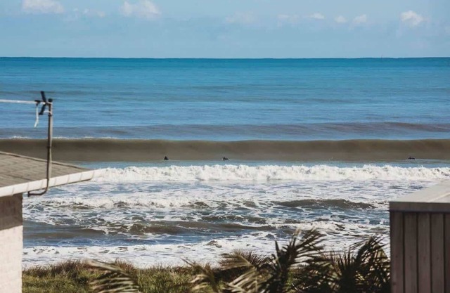 Beach House On Hamblyn - sea views in New Plymouth
