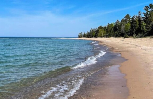 Beach House On Lake Huron- Summer Paradise: Swim, Kayak, and Relax on Lake Huron!