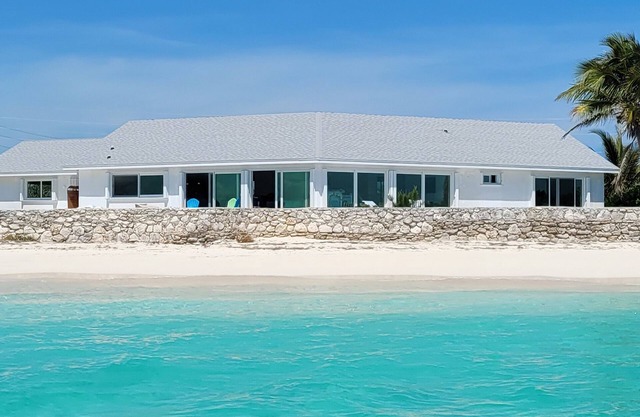 Privathaus am exklusiven Strand - direkt am Wasser.