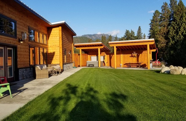 Strandhaus am Fluss, Leavenworth, Privatstrand, Whirlpool und Grill