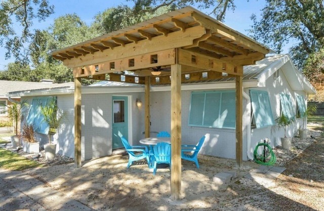 Shady Oaks Beach House Cottage mit Meerblick