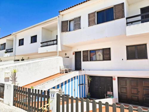 Beach House Surfing Baleal Peniche