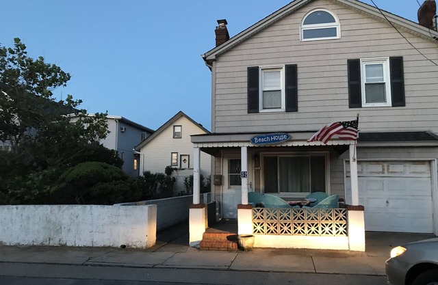BEACH HOUSE IN THE HEART OF EAST ATLANTIC BEACH. STEPS TO PRIVATE BEACH
