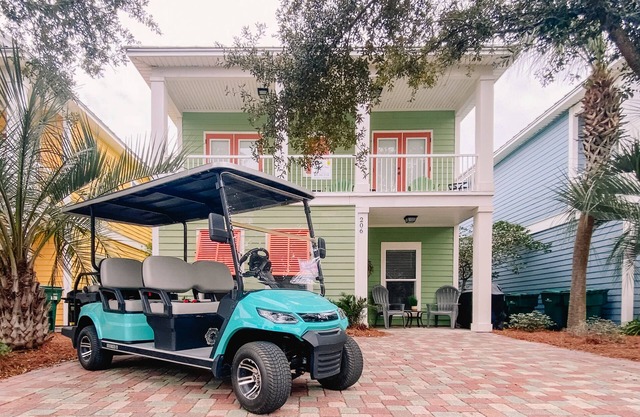 Beach House w/ 6-Seat GOLF CART! Crystal Beach - Destin, Pool & Hot Tub, Tram