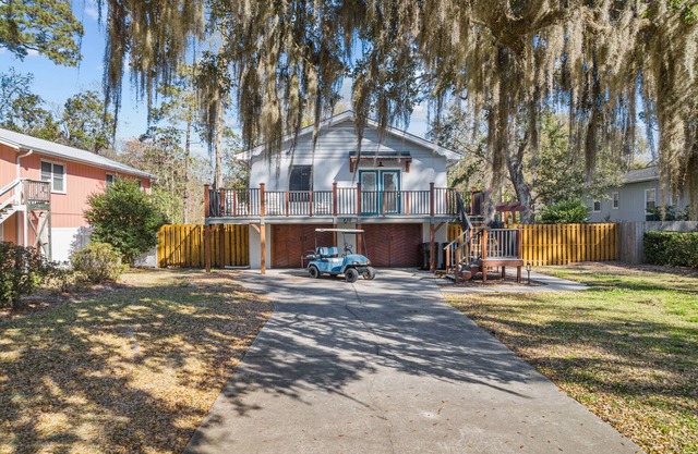 Beach house w/ FREE Golf Cart & Fire Pit!