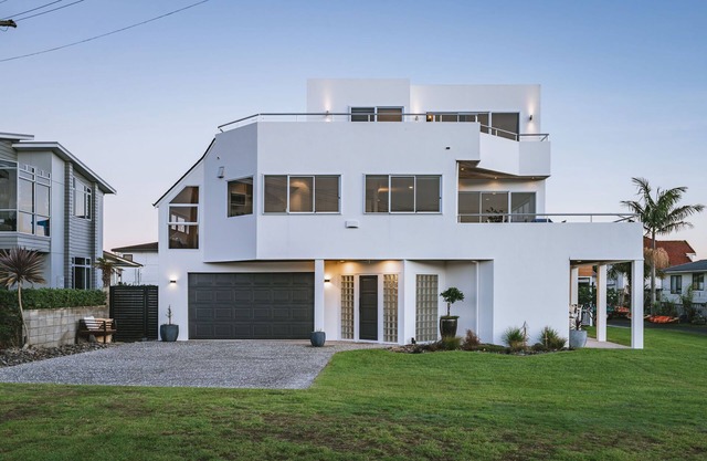 BEACH HOUSE Whangamatā (BEACH HOUSE) - 100m from Harbour