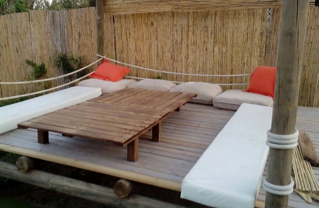 Strandhaus mit großem Garten neben dem Strand von Valdevaqueros in Tarifa.