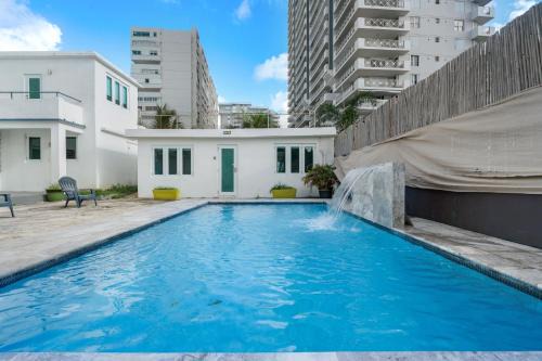 Beach House With Nice Pool Free Parking