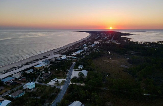 Beach Life RV ... Come relax and play on the beaches of south Cape San Blas!