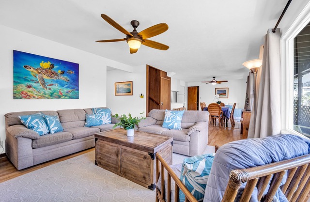 Beach Paradise Hawaiian Vacation Home: 300 feet From White Sand Beach, A/C