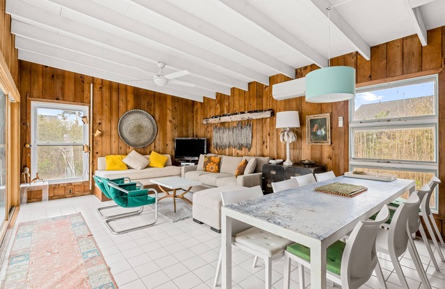 Beach vacation with deck, gas grill, hot outdoor shower, kitchen, & washer/dryer