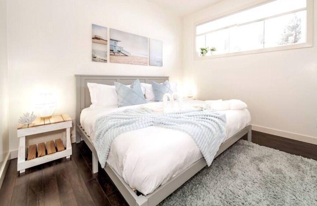 Beach Vibes - KING Bed - Fireplace - Garage - WiFi