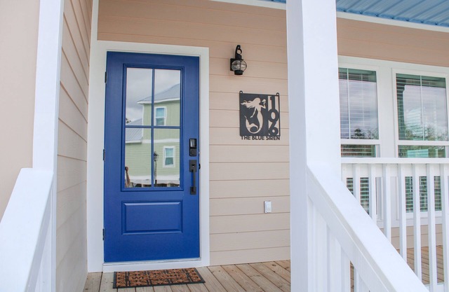 Beach view and steps from the Sand... 5 Star Luxury Coastal Cottage.