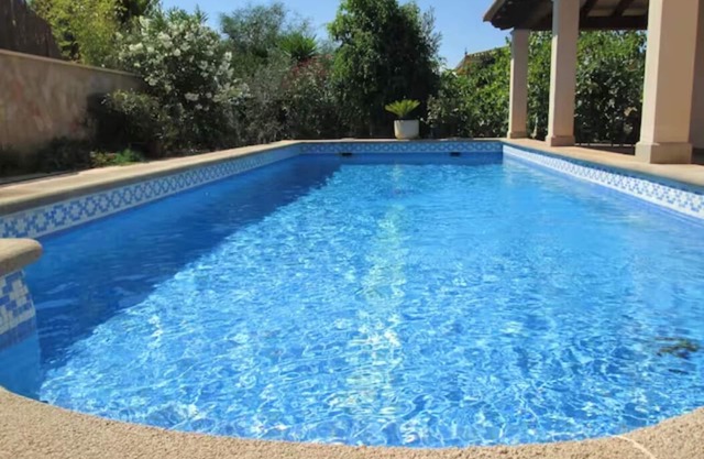 VILLA SON SERRA, POOL, CHILL-OUT, KOSTENLOSES WIFI, 400 m vom Strand entfernt