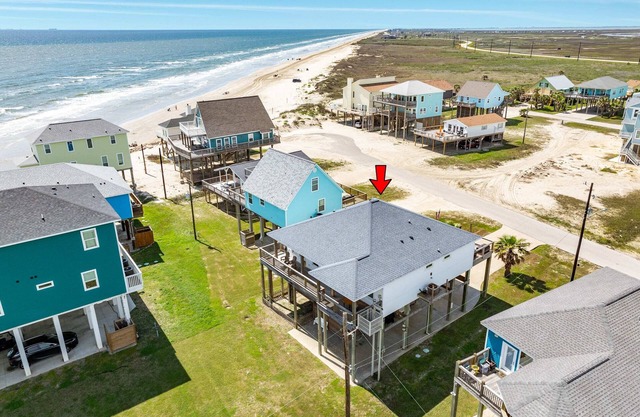 Beach & Water Views on 3 Sides! Screened Porch!