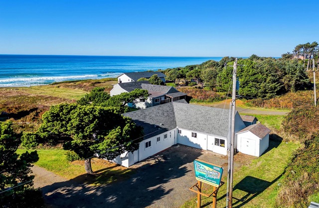 Beachcomber: Beachfront Escape Unit #6