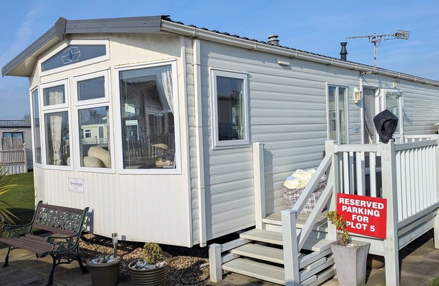 Beachcomber Cabin, Dog Friendly - Anderby Creek