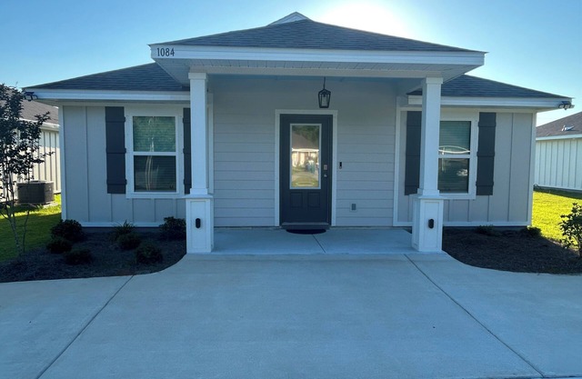 The Outlaw House - Near OWA and Gulf Shores!